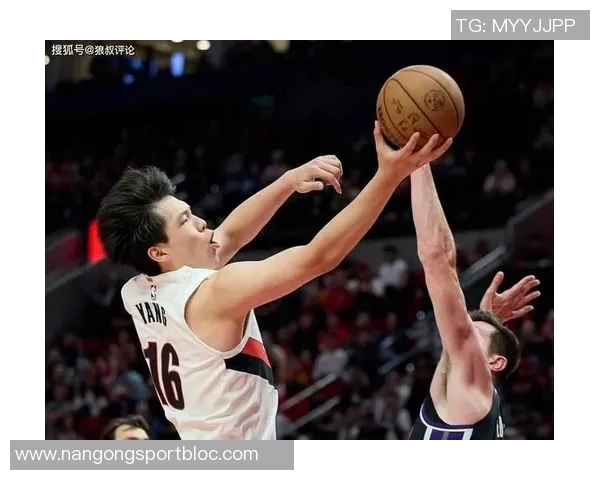 开拓者应调整战略以适应杨瀚森的风格避免尴尬境地