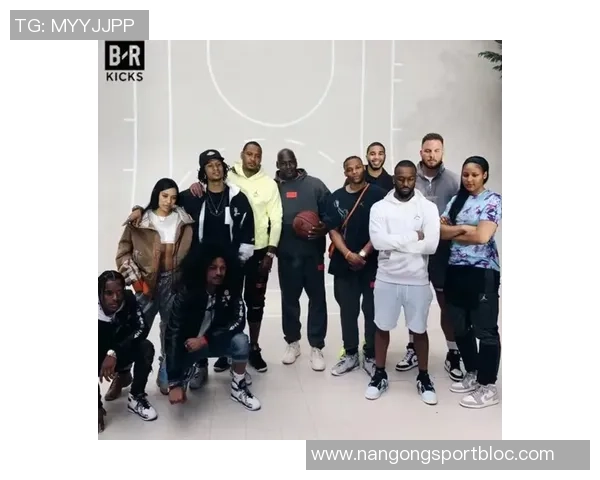 甜瓜父子携手乔丹品牌传承精神球场内外共同贡献力量