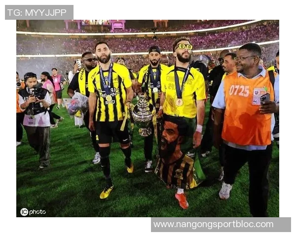 米体报道主裁判吉达在对罗马比赛中未对萨56犯规停赛引发争议